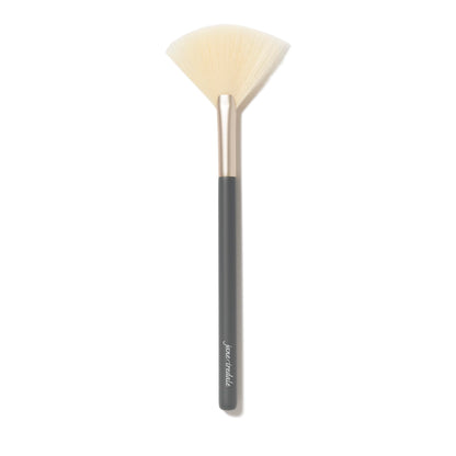 jane iredale Fan Brush, Light, Arched Cosmetic Cheek Brush for Soft, Targeted Application of Powder Blush and Bronzer Makeup, Vegan, Cruelty Free